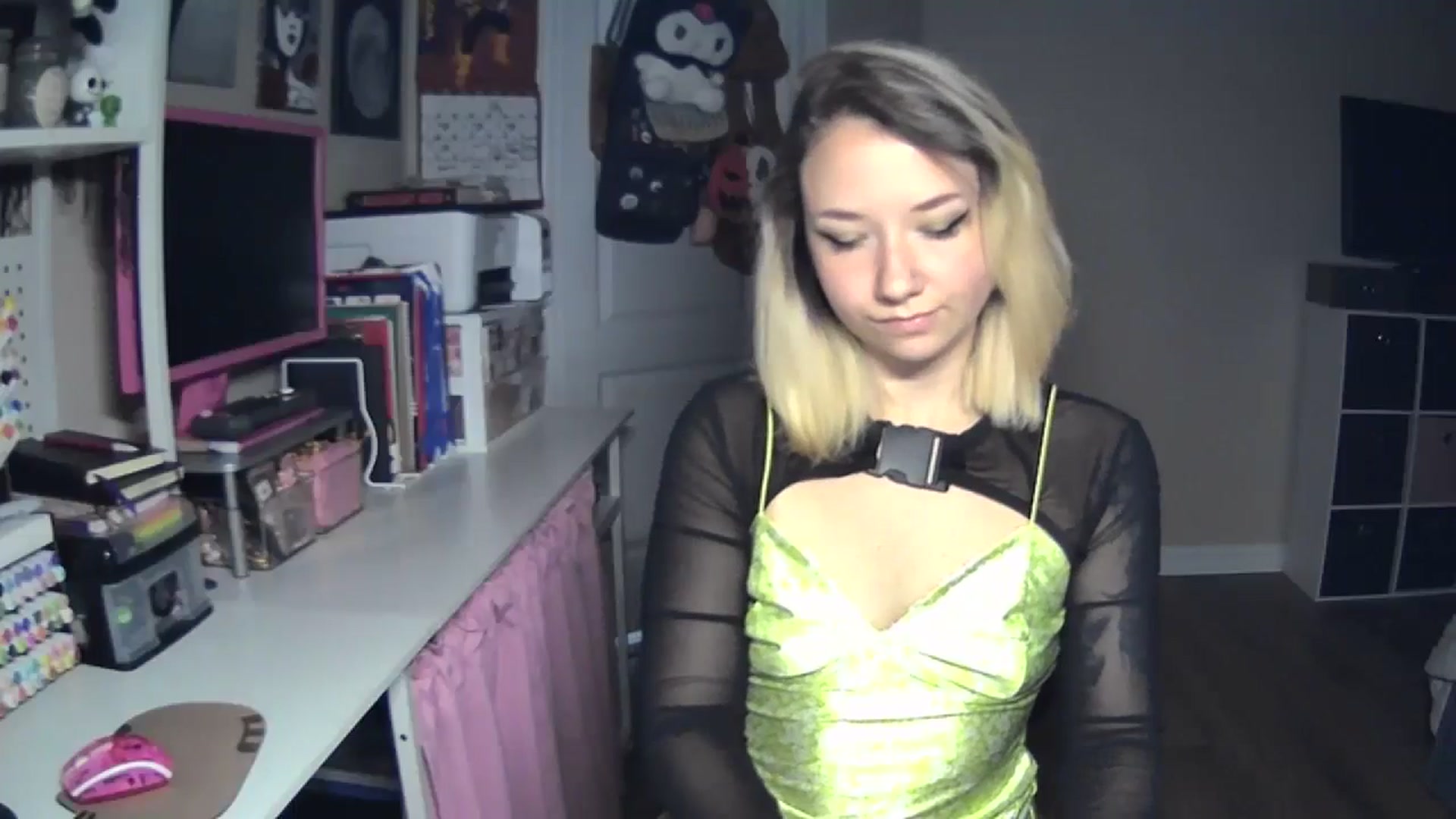 Gallery image thumbnail from MollyOctober's myfreecams stream on, 07/18/2024, 24:09 image 7 of 20