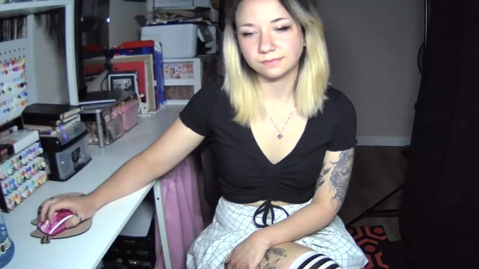 Gallery image thumbnail from MollyOctober's myfreecams stream on, 09/29/2024, 24:40 image 15 of 20