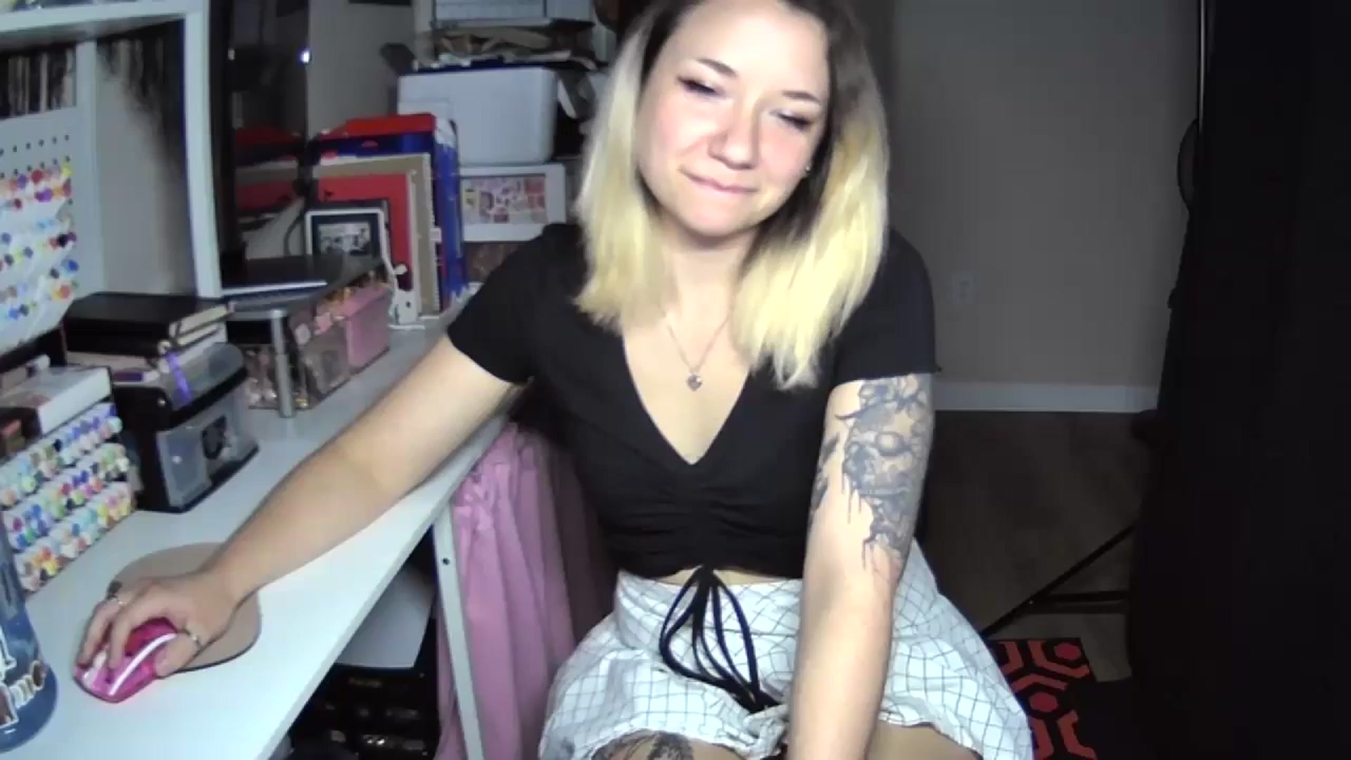 Gallery image thumbnail from MollyOctober's myfreecams stream on, 09/29/2024, 24:40 image 1 of 20