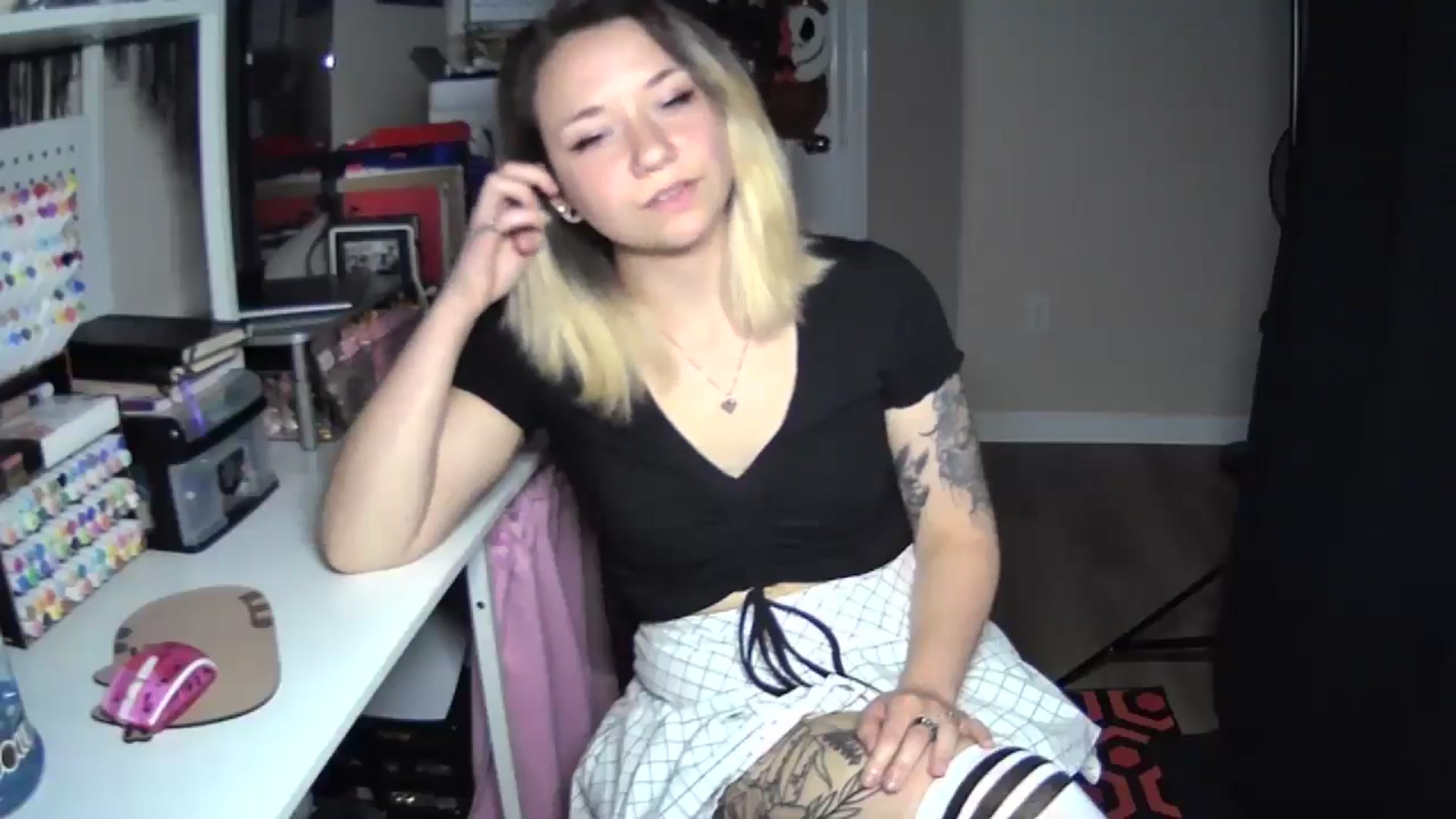 Gallery image thumbnail from MollyOctober's myfreecams stream on, 09/29/2024, 24:40 image 19 of 20