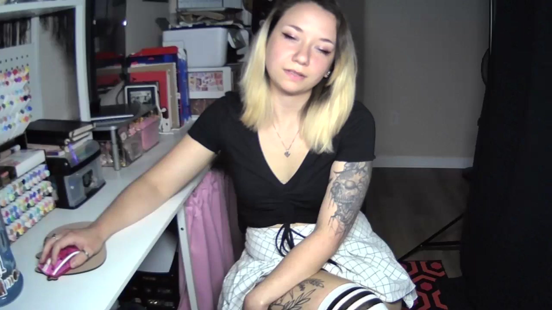 Gallery image thumbnail from MollyOctober's myfreecams stream on, 09/29/2024, 24:40 image 10 of 20