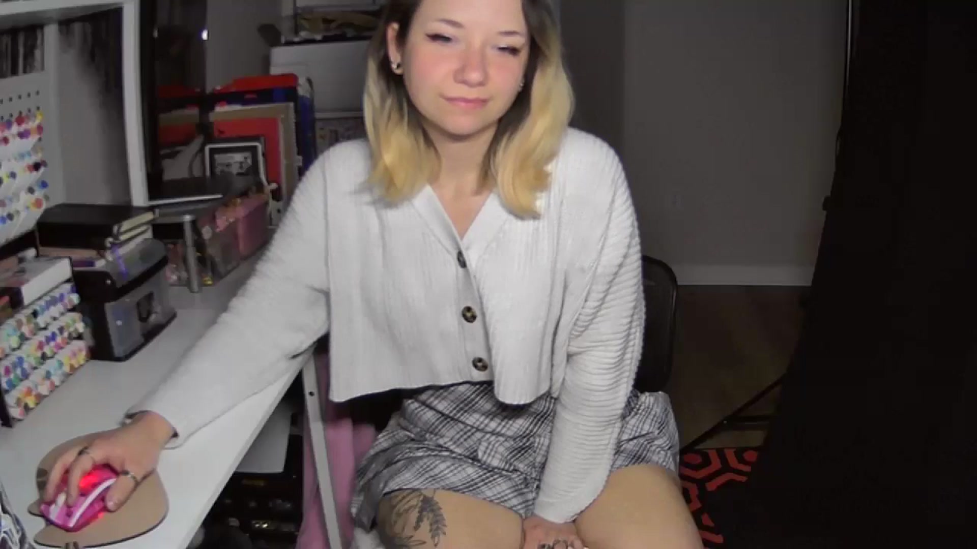 Gallery image thumbnail from MollyOctober's myfreecams stream on, 10/01/2024, 01:21 image 2 of 20