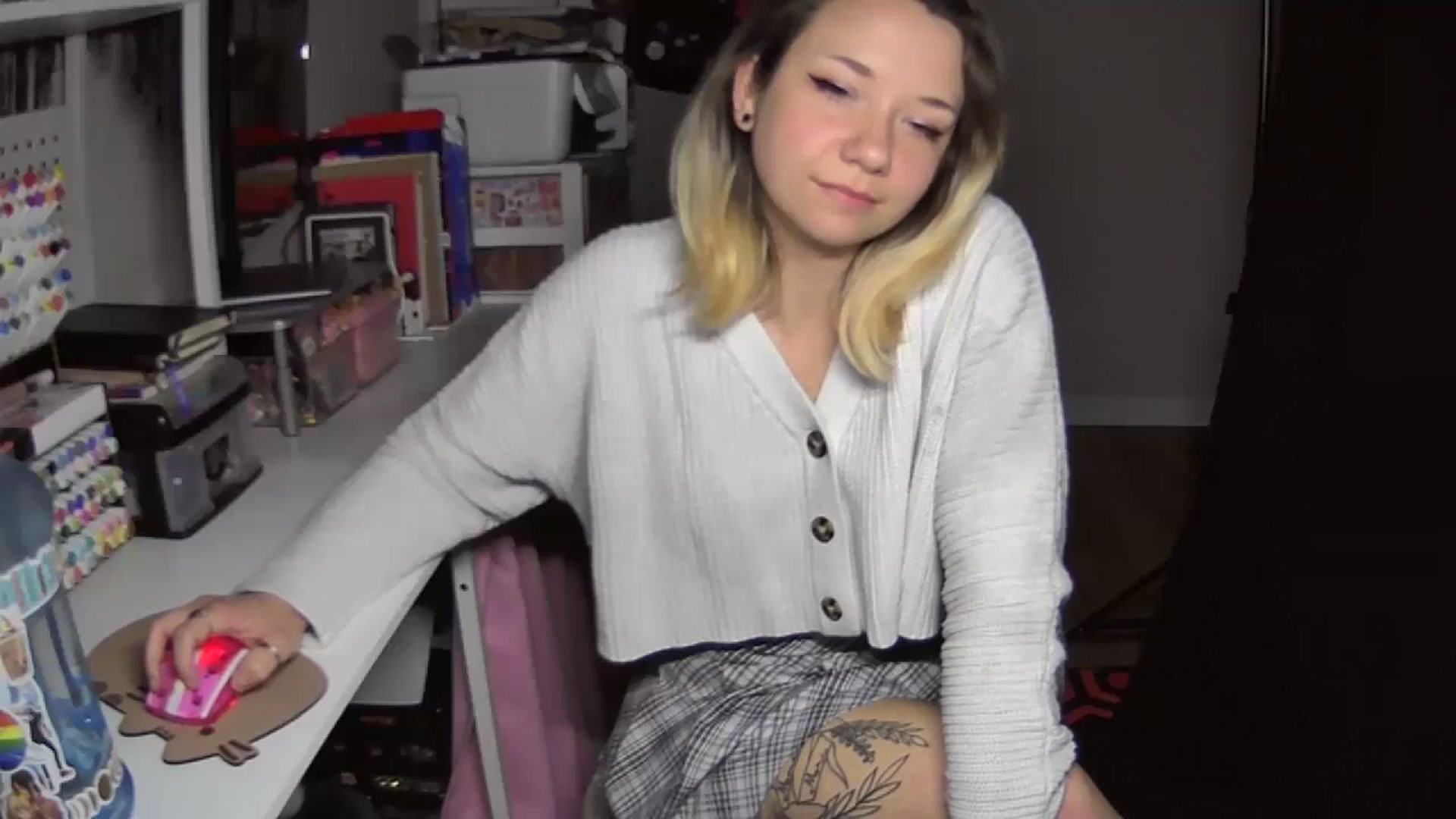 Gallery image thumbnail from MollyOctober's myfreecams stream on, 10/01/2024, 01:21 image 20 of 20