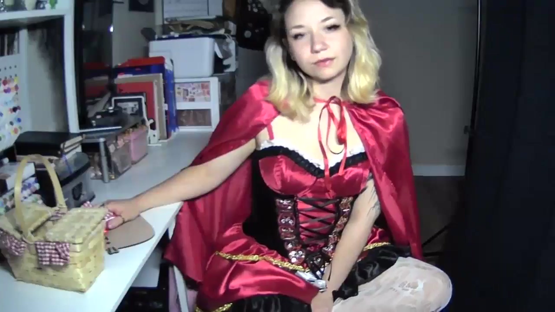 Gallery image thumbnail from MollyOctober's myfreecams stream on, 10/02/2024, 24:15 image 6 of 20