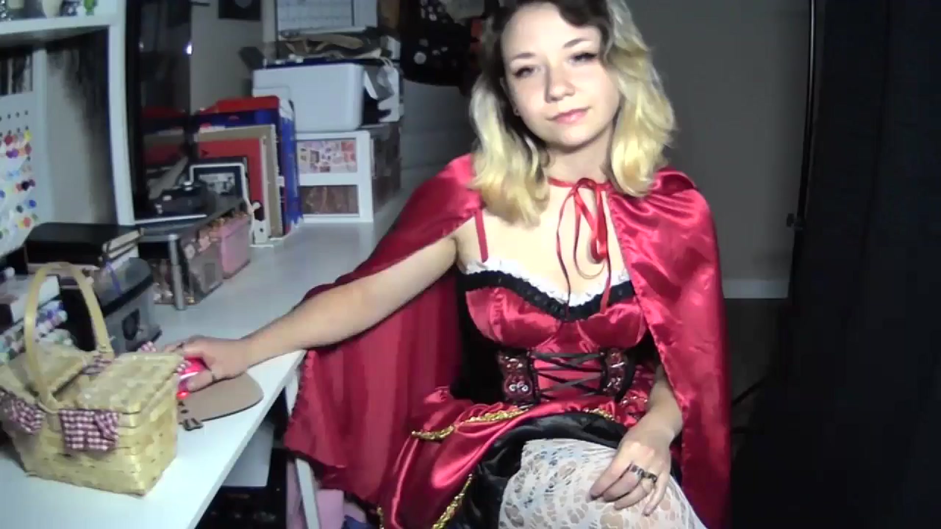 Gallery image thumbnail from MollyOctober's myfreecams stream on, 10/02/2024, 24:15 image 1 of 20