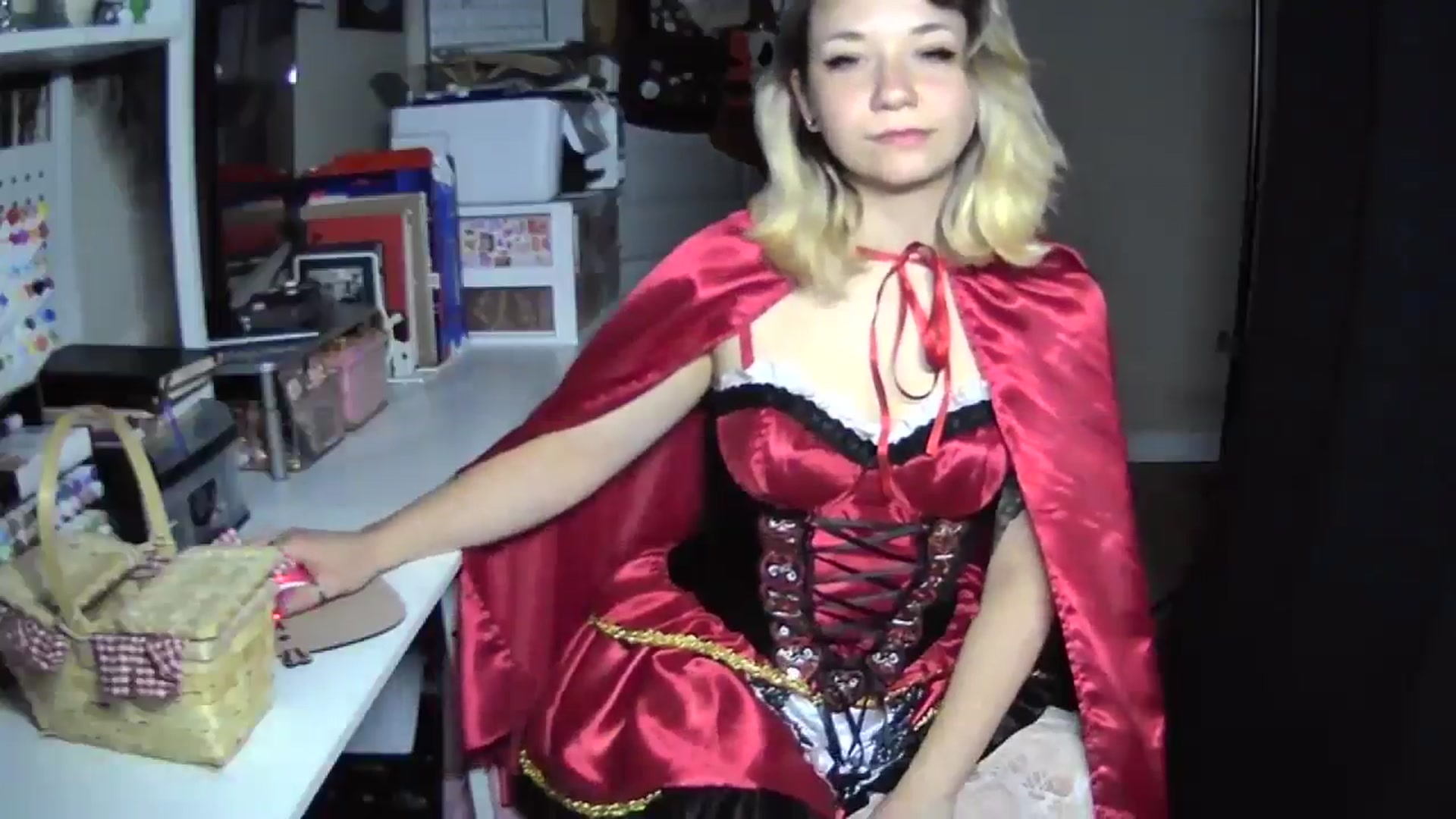 Gallery image thumbnail from MollyOctober's myfreecams stream on, 10/02/2024, 24:15 image 4 of 20