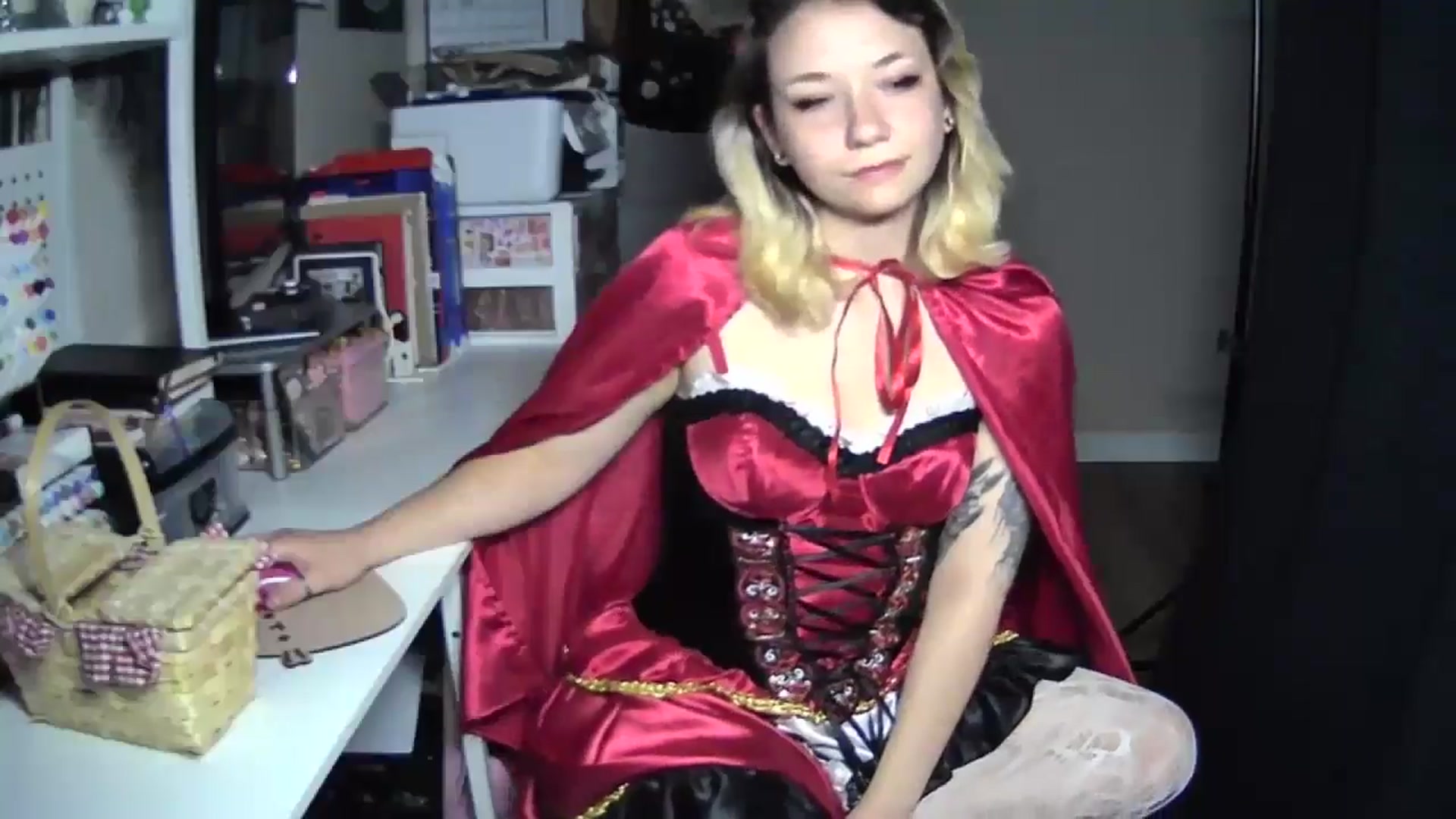 Gallery image thumbnail from MollyOctober's myfreecams stream on, 10/02/2024, 24:15 image 9 of 20