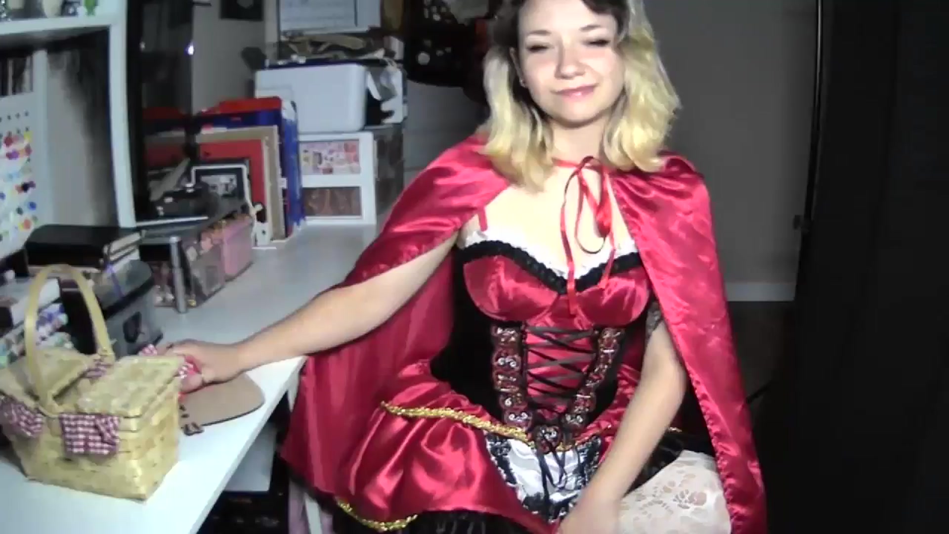 Gallery image thumbnail from MollyOctober's myfreecams stream on, 10/02/2024, 24:15 image 5 of 20