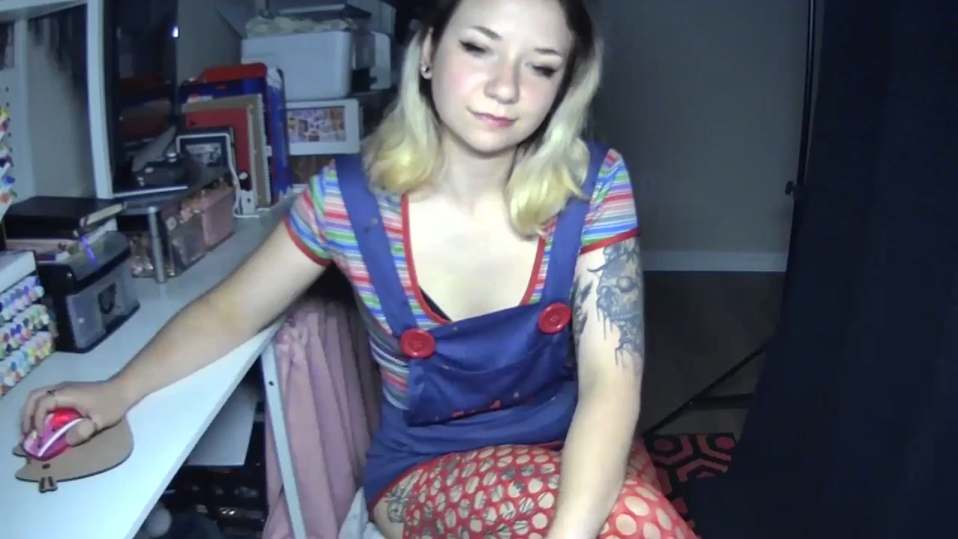 Gallery image thumbnail from MollyOctober's myfreecams stream on, 10/04/2024, 01:03 image 2 of 20