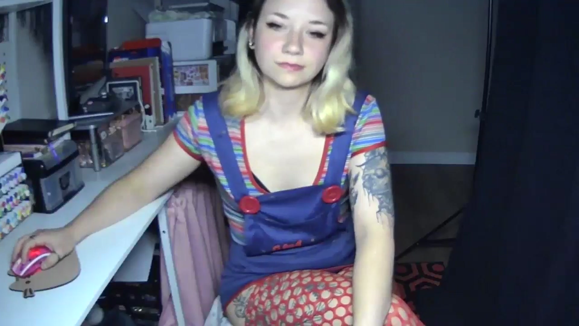 Gallery image thumbnail from MollyOctober's myfreecams stream on, 10/04/2024, 01:03 image 3 of 20