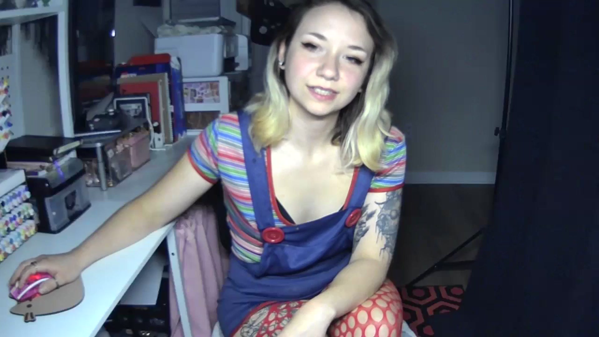 Gallery image thumbnail from MollyOctober's myfreecams stream on, 10/04/2024, 01:03 image 18 of 20