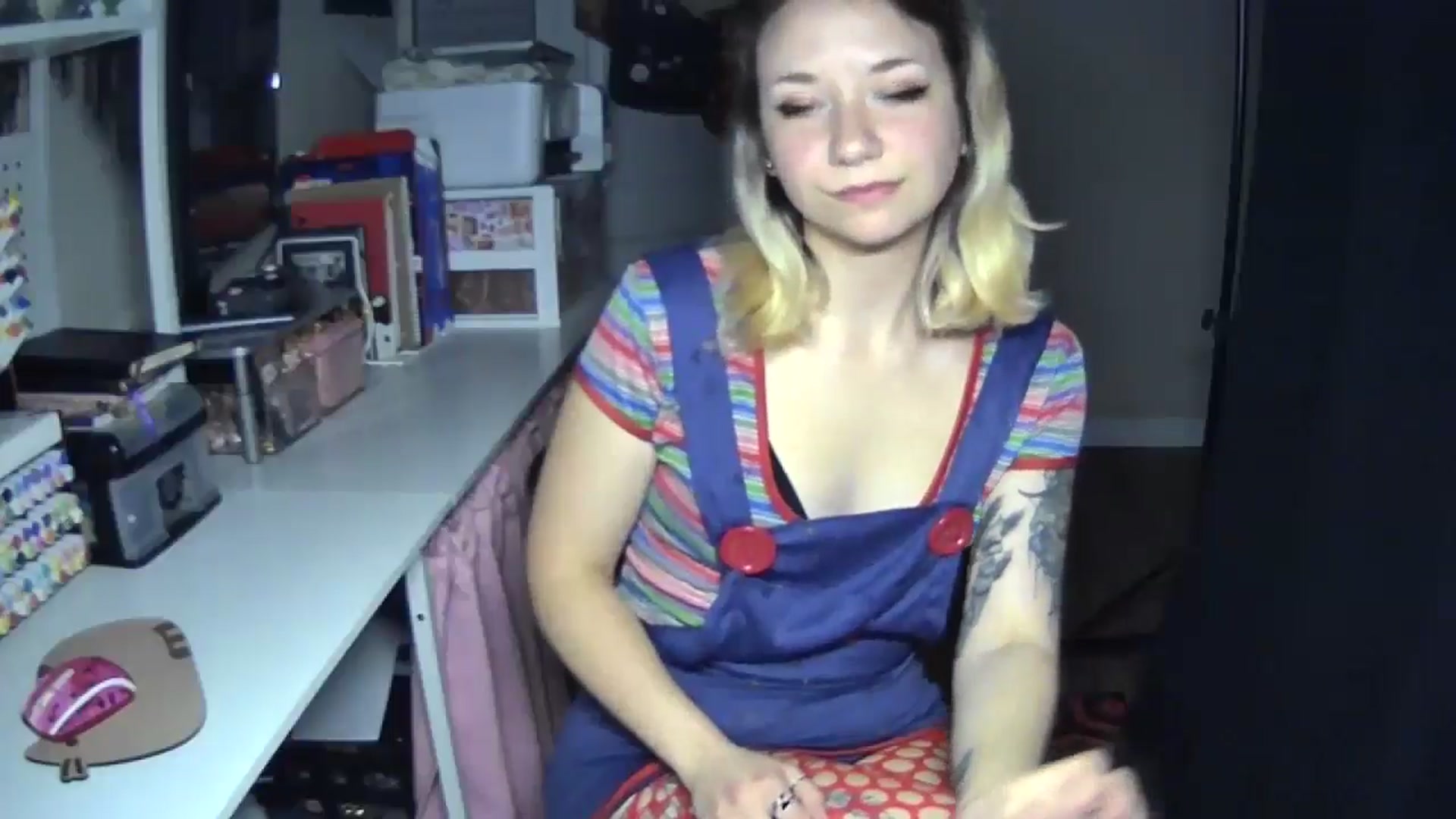 Gallery image thumbnail from MollyOctober's myfreecams stream on, 10/04/2024, 01:03 image 15 of 20