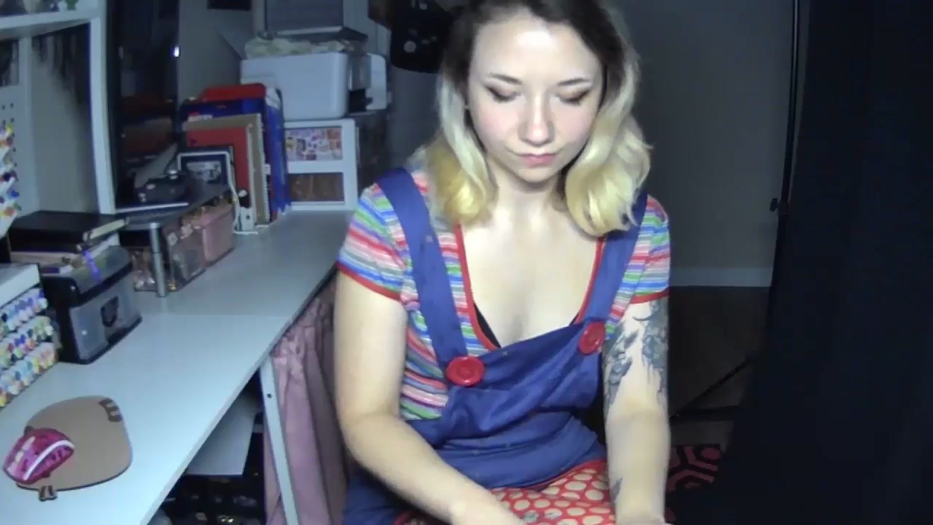Gallery image thumbnail from MollyOctober's myfreecams stream on, 10/04/2024, 01:03 image 14 of 20