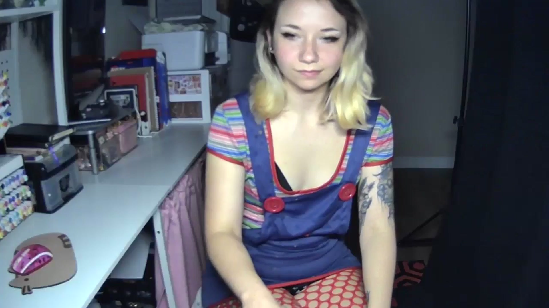 Gallery image thumbnail from MollyOctober's myfreecams stream on, 10/04/2024, 01:03 image 19 of 20