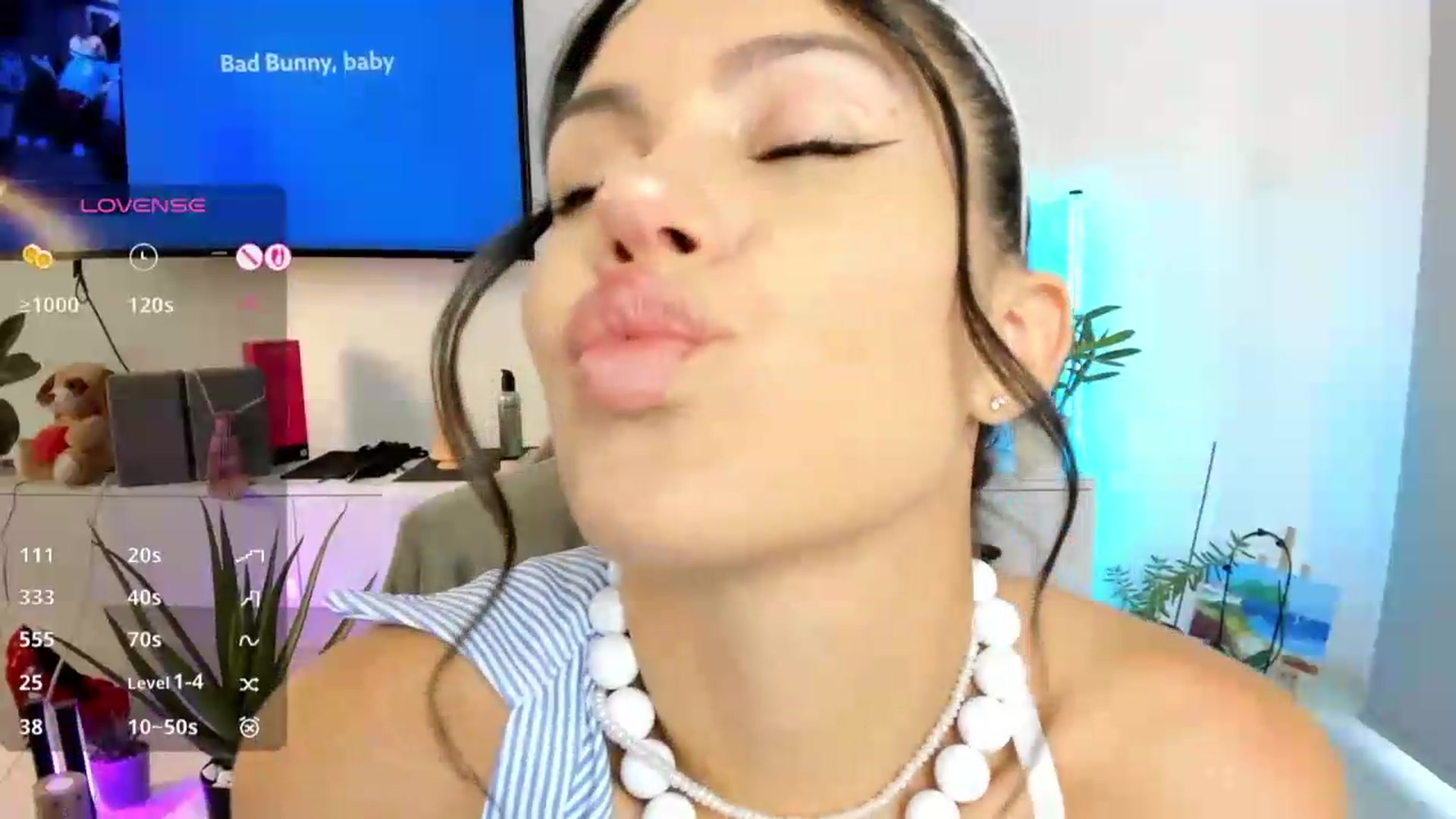 Gallery image thumbnail from MollyRayy's myfreecams stream on, 08/10/2026, 08:42 image 10 of 20