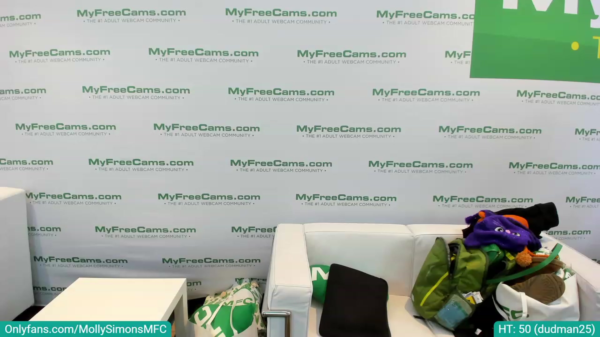 Gallery image thumbnail from MollySimons's myfreecams stream on, 01/06/2023, 24:34 image 3 of 20