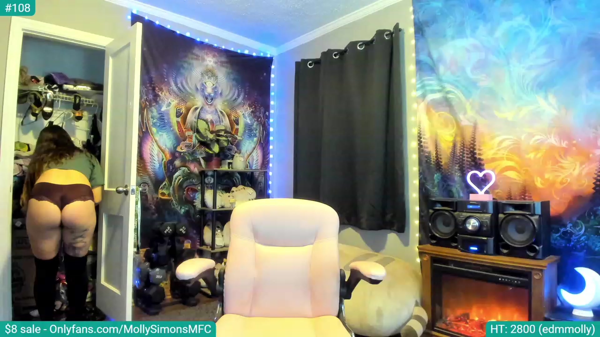 Gallery image thumbnail from MollySimons's myfreecams stream on, 01/16/2023, 04:41 image 5 of 20