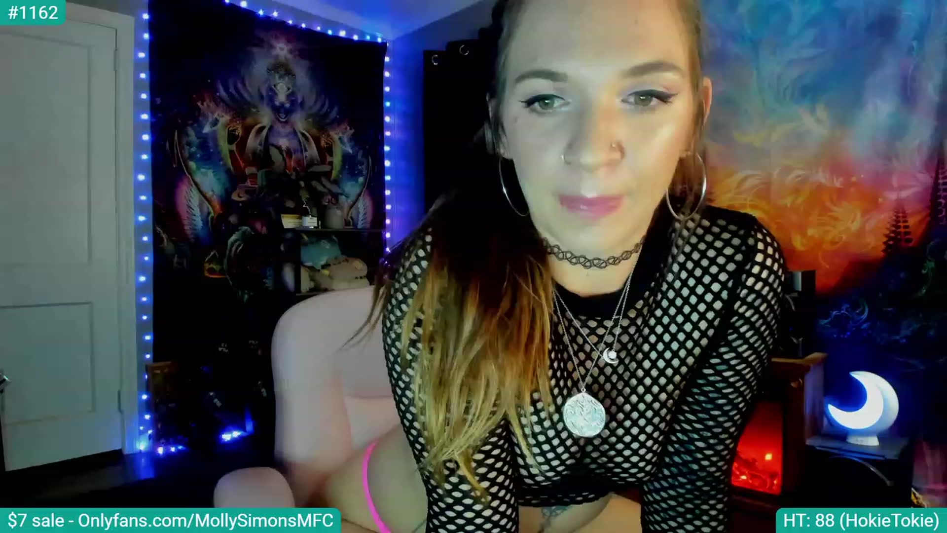 Gallery image thumbnail from MollySimons's myfreecams stream on, 03/17/2023, 03:36 image 3 of 20