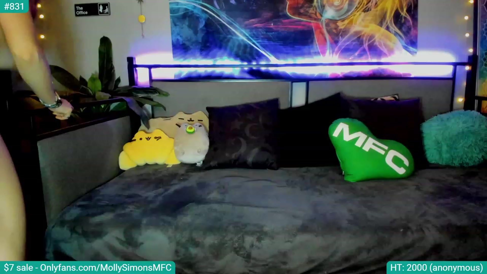 Gallery image thumbnail from MollySimons's myfreecams stream on, 03/17/2023, 05:06 image 9 of 20
