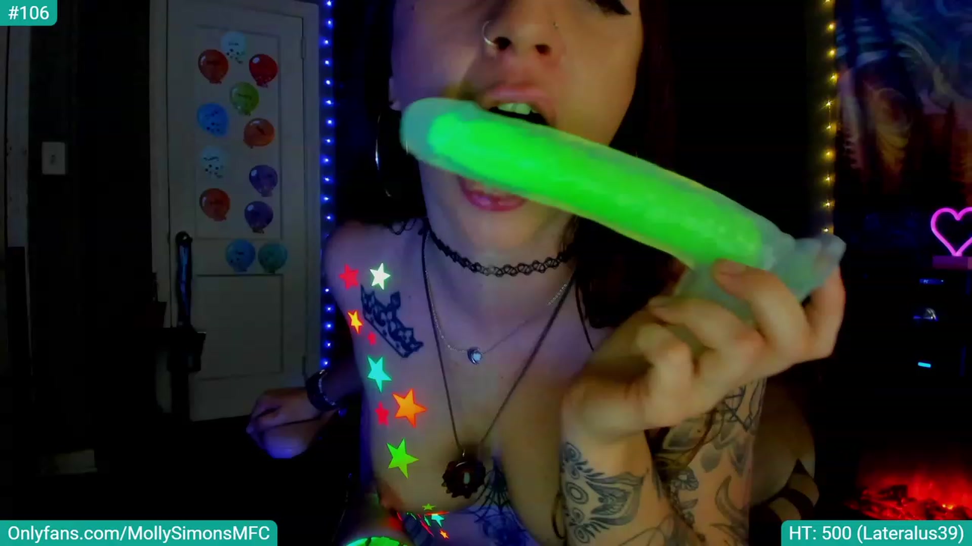 Gallery image thumbnail from MollySimons's myfreecams stream on, 04/08/2023, 04:36 image 11 of 20