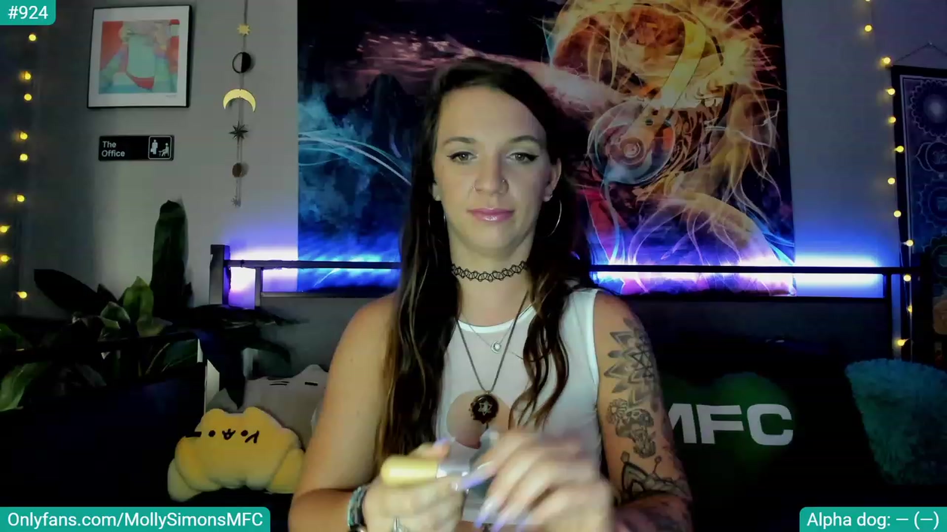 Gallery image thumbnail from MollySimons's myfreecams stream on, 06/19/2023, 03:21 image 4 of 20