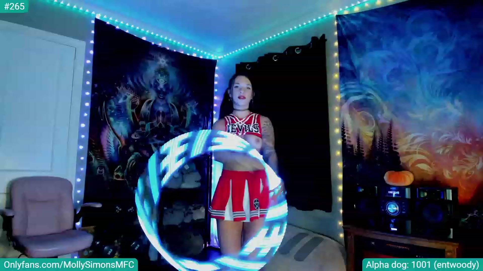 Gallery image thumbnail from MollySimons's myfreecams stream on, 10/15/2023, 03:07 image 3 of 20