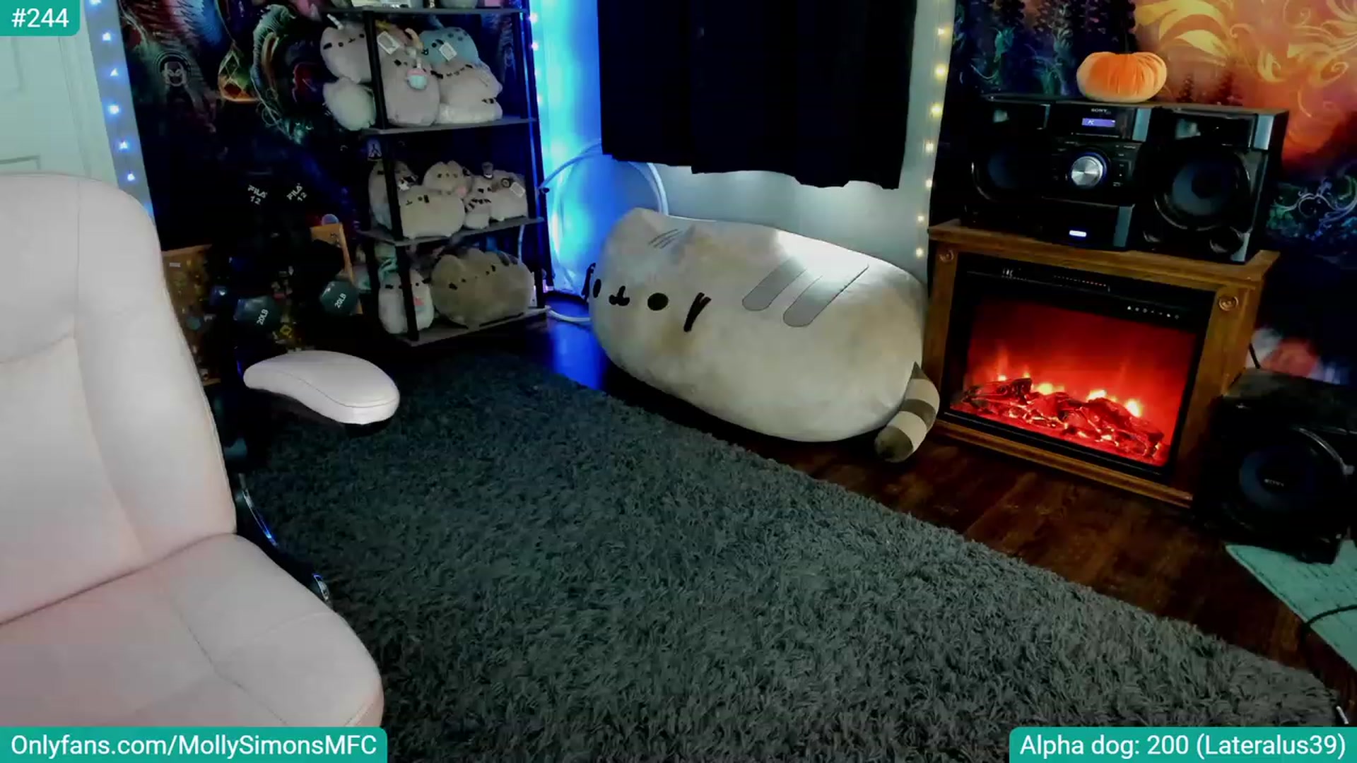 Gallery image thumbnail from MollySimons's myfreecams stream on, 10/15/2023, 18:37 image 11 of 20