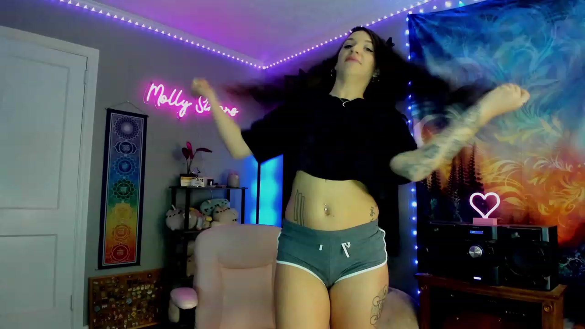 Gallery image thumbnail from MollySimons's myfreecams stream on, 01/05/2024, 05:51 image 2 of 20