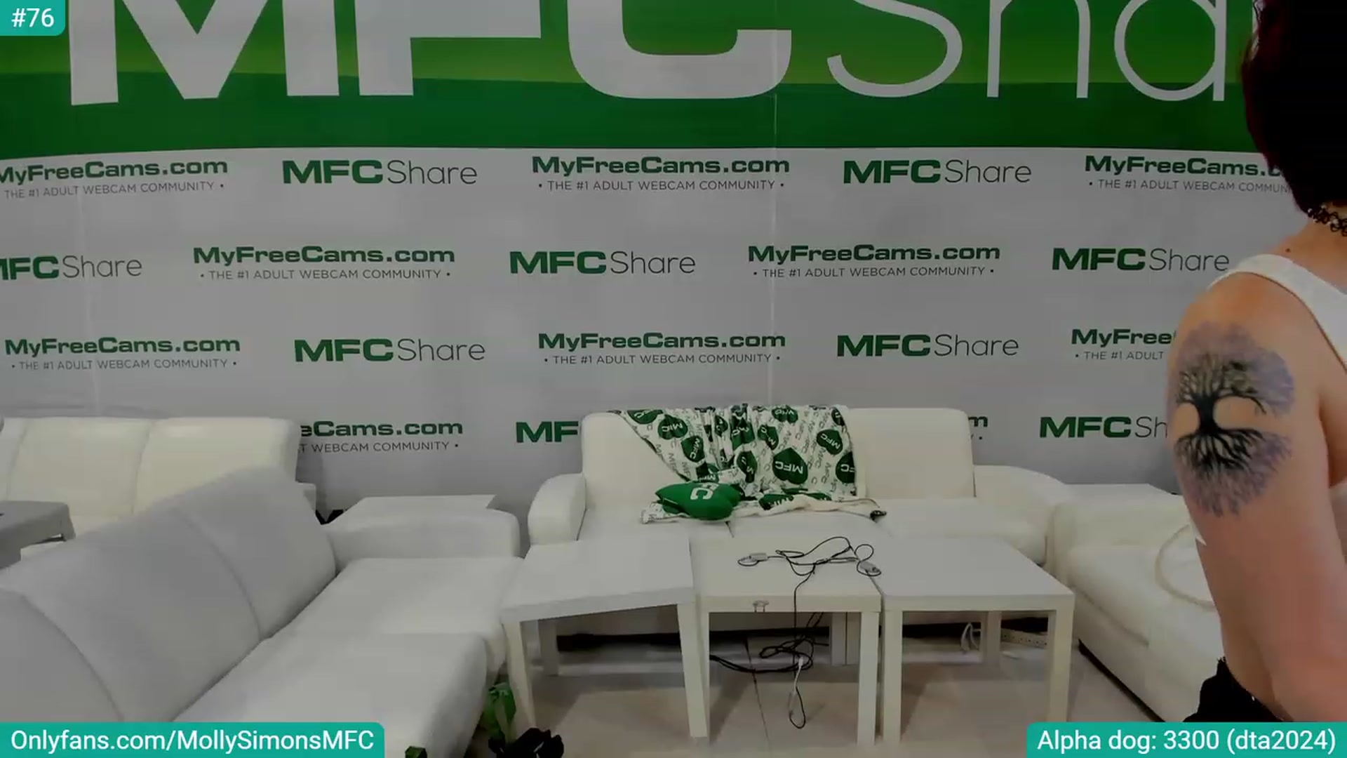 Gallery image thumbnail from MollySimons's myfreecams stream on, 01/25/2024, 23:29 image 17 of 20