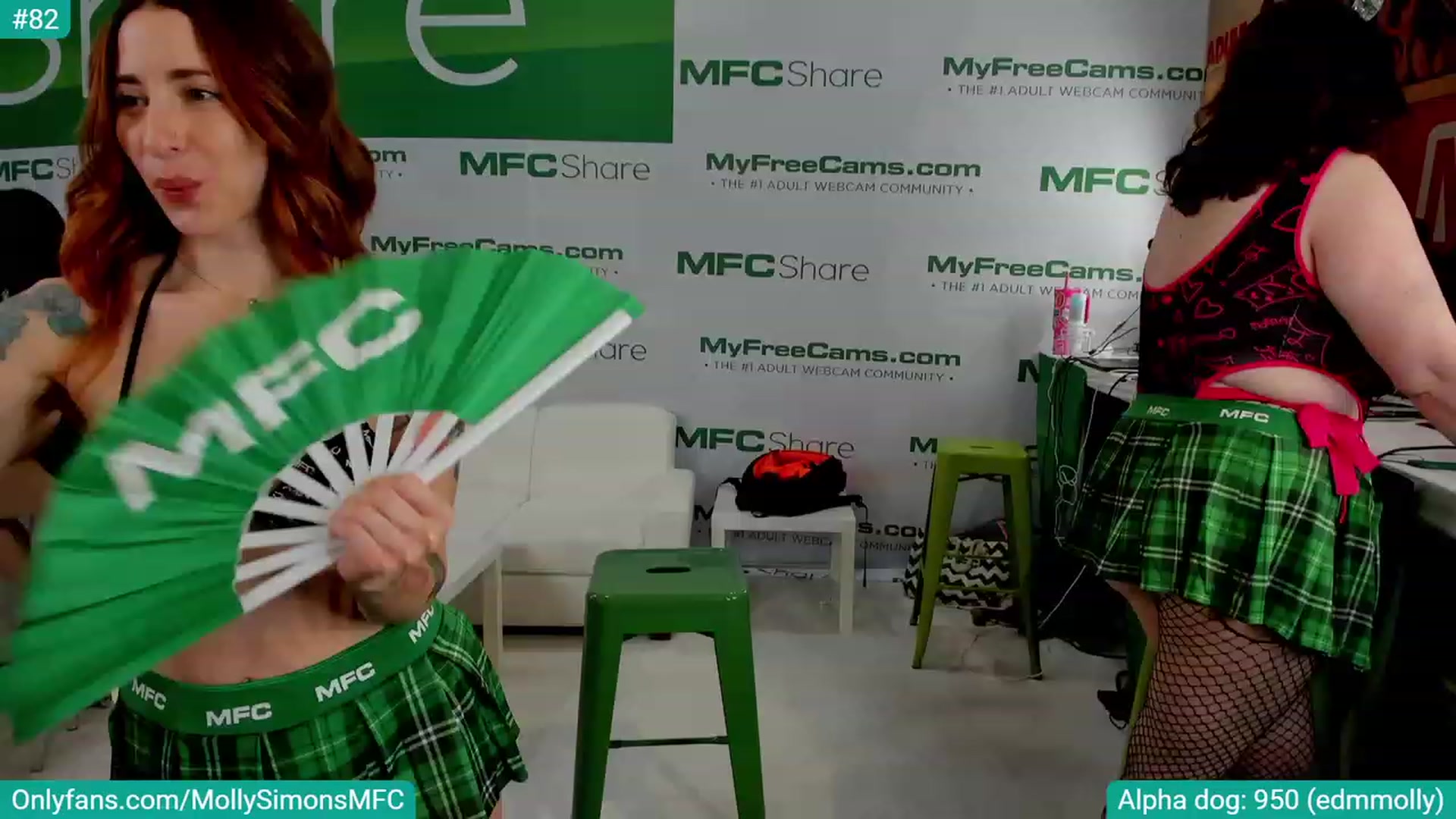 Gallery image thumbnail from MollySimons's myfreecams stream on, 01/27/2024, 24:27 image 5 of 20