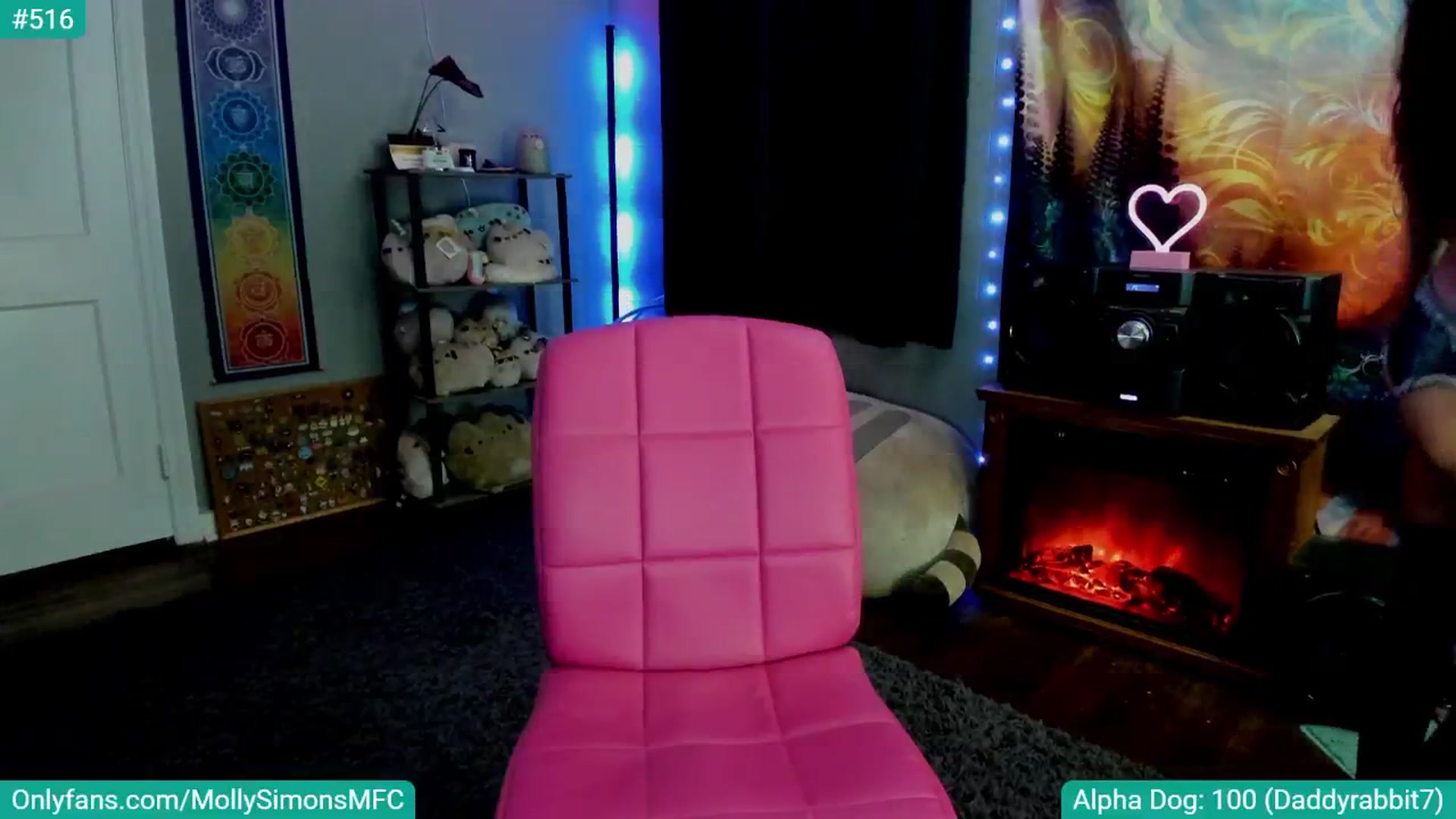 Gallery image thumbnail from MollySimons's myfreecams stream on, 05/28/2024, 03:32 image 5 of 20