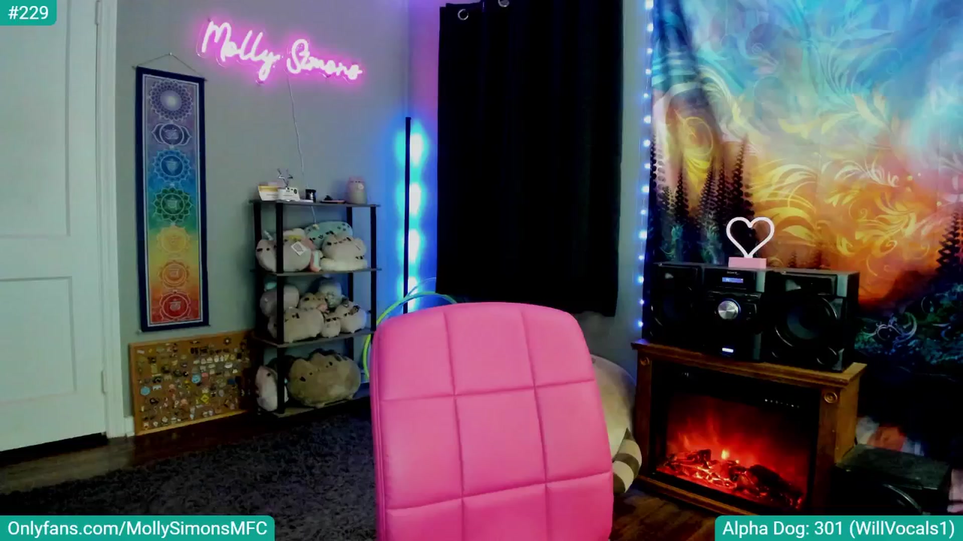 Gallery image thumbnail from MollySimons's myfreecams stream on, 07/21/2024, 04:32 image 6 of 20