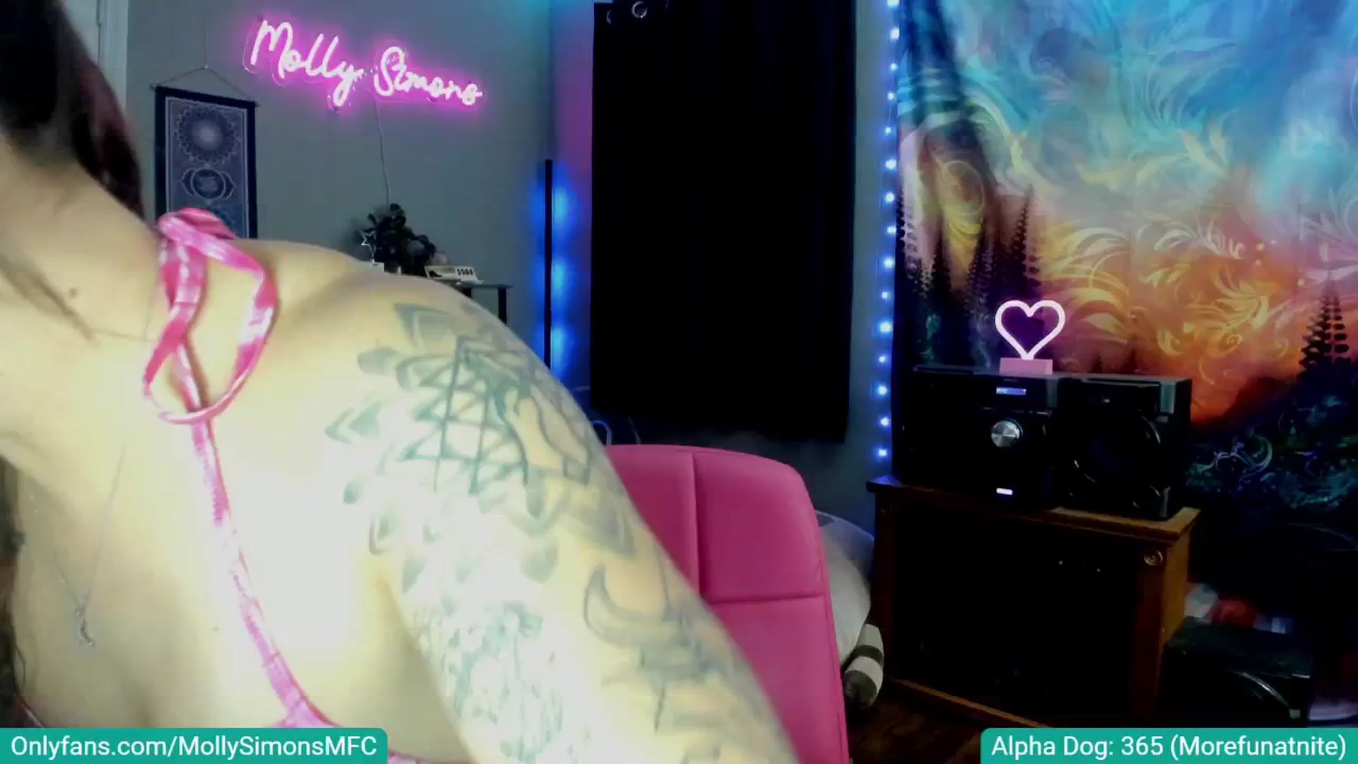Gallery image thumbnail from MollySimons's myfreecams stream on, 11/11/2024, 04:17 image 3 of 20