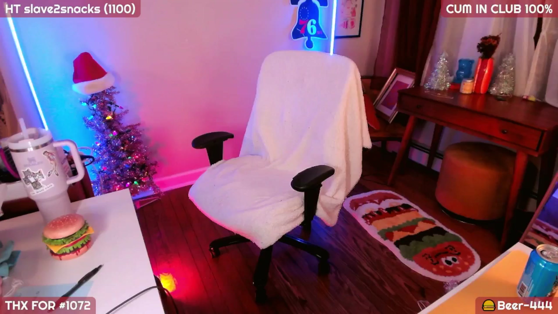 Gallery image thumbnail from MollySnacks's myfreecams stream on, 12/14/2024, 04:20 image 16 of 20