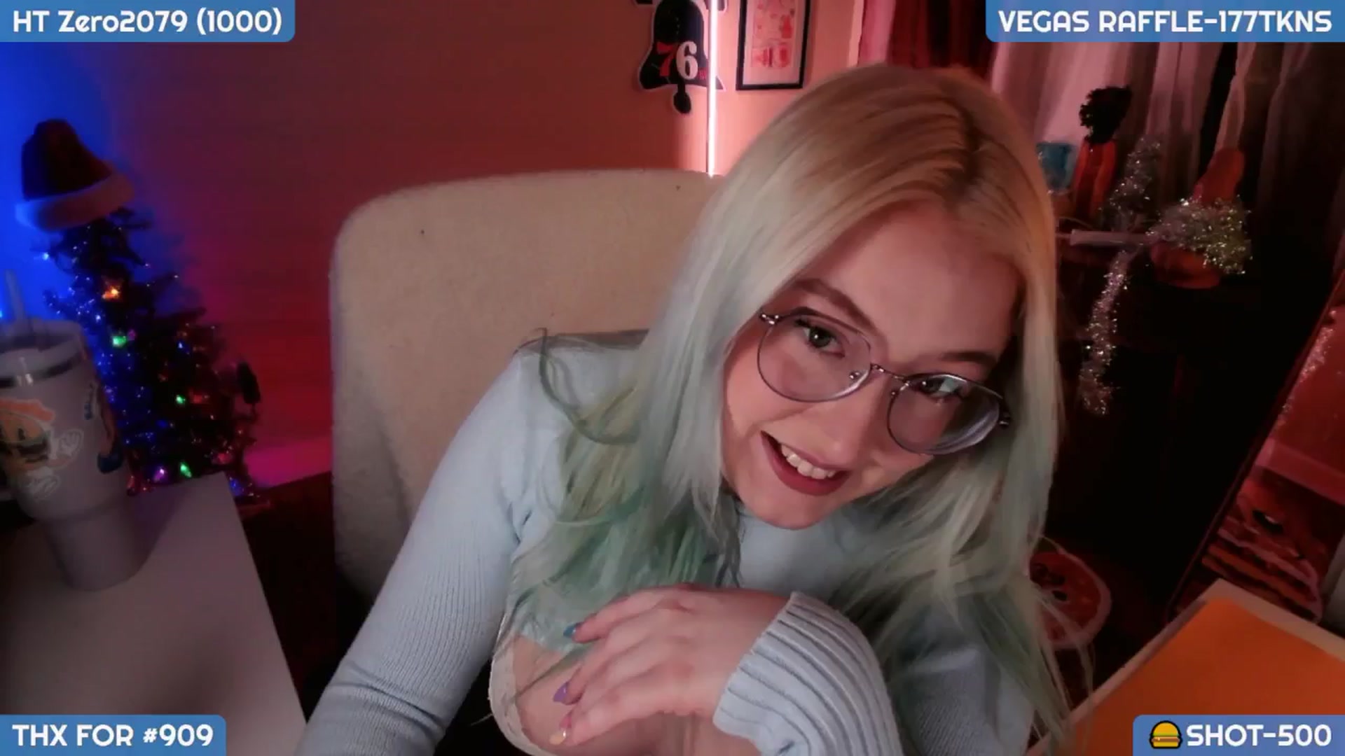 Gallery image thumbnail from MollySnacks's myfreecams stream on, 12/19/2024, 06:27 image 4 of 20