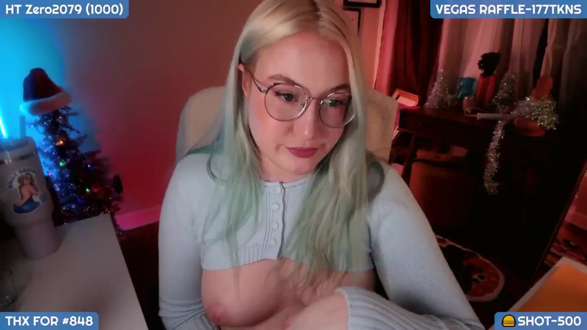 Gallery image thumbnail from MollySnacks's myfreecams stream on, 12/19/2024, 06:27 image 10 of 20