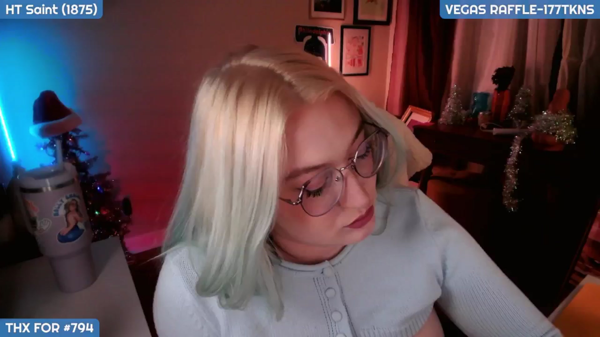 Gallery image thumbnail from MollySnacks's myfreecams stream on, 12/19/2024, 06:27 image 15 of 20