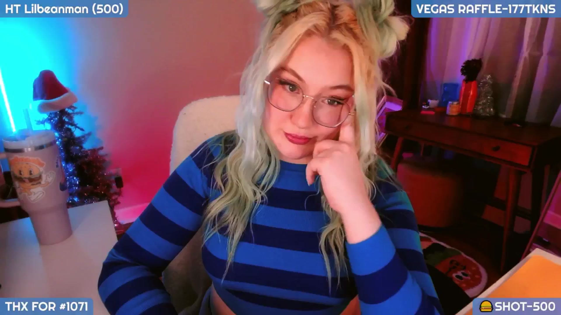 Gallery image thumbnail from MollySnacks's myfreecams stream on, 12/28/2024, 06:02 image 16 of 20