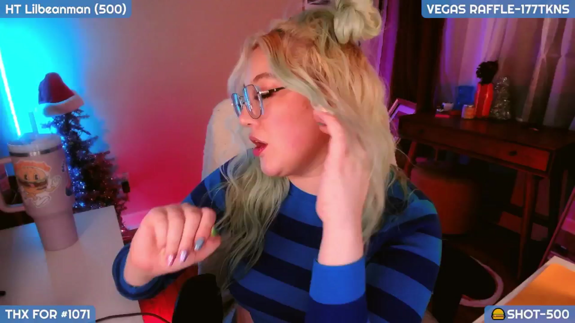 Gallery image thumbnail from MollySnacks's myfreecams stream on, 12/28/2024, 06:02 image 13 of 20