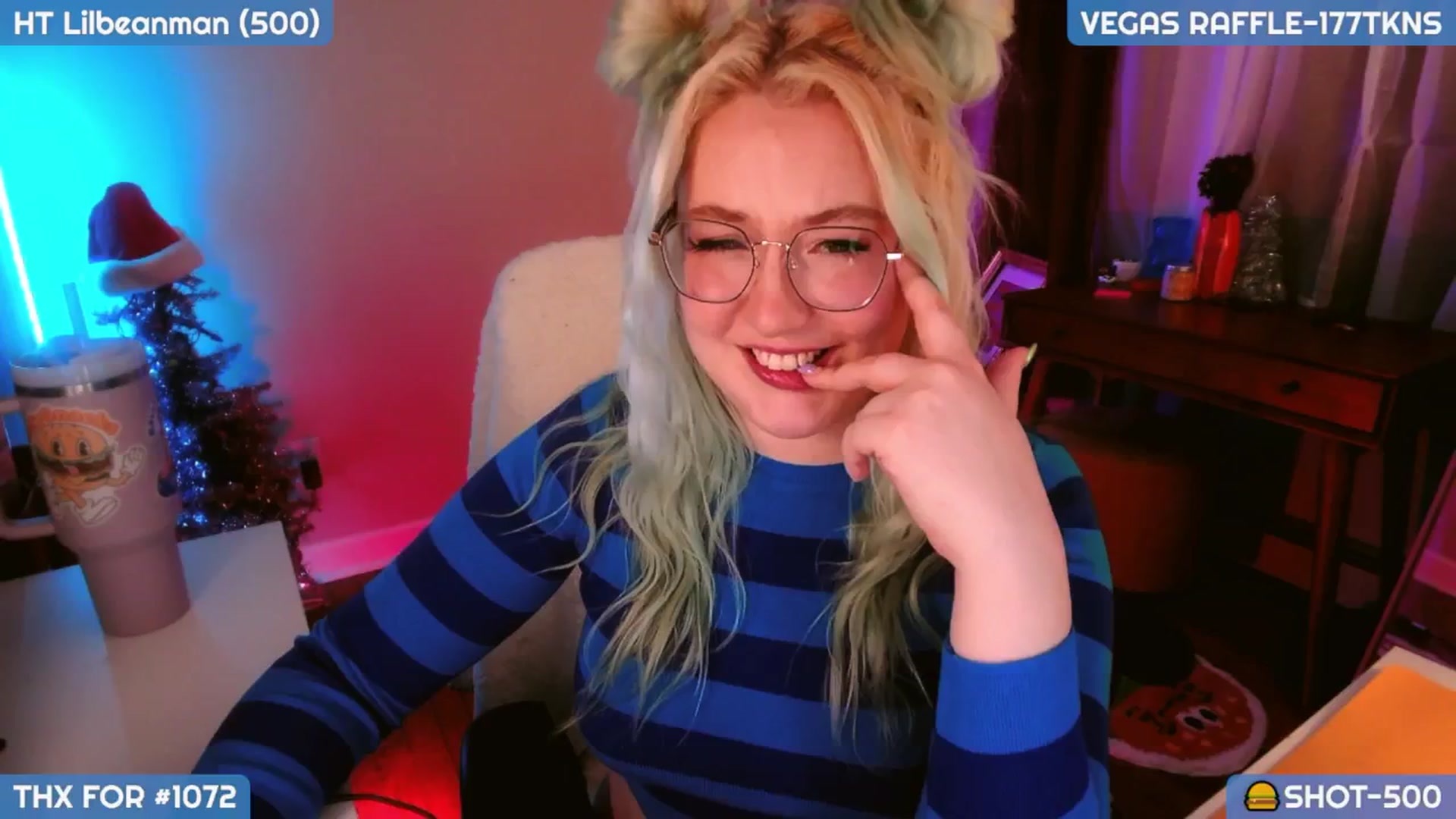 Gallery image thumbnail from MollySnacks's myfreecams stream on, 12/28/2024, 06:02 image 14 of 20