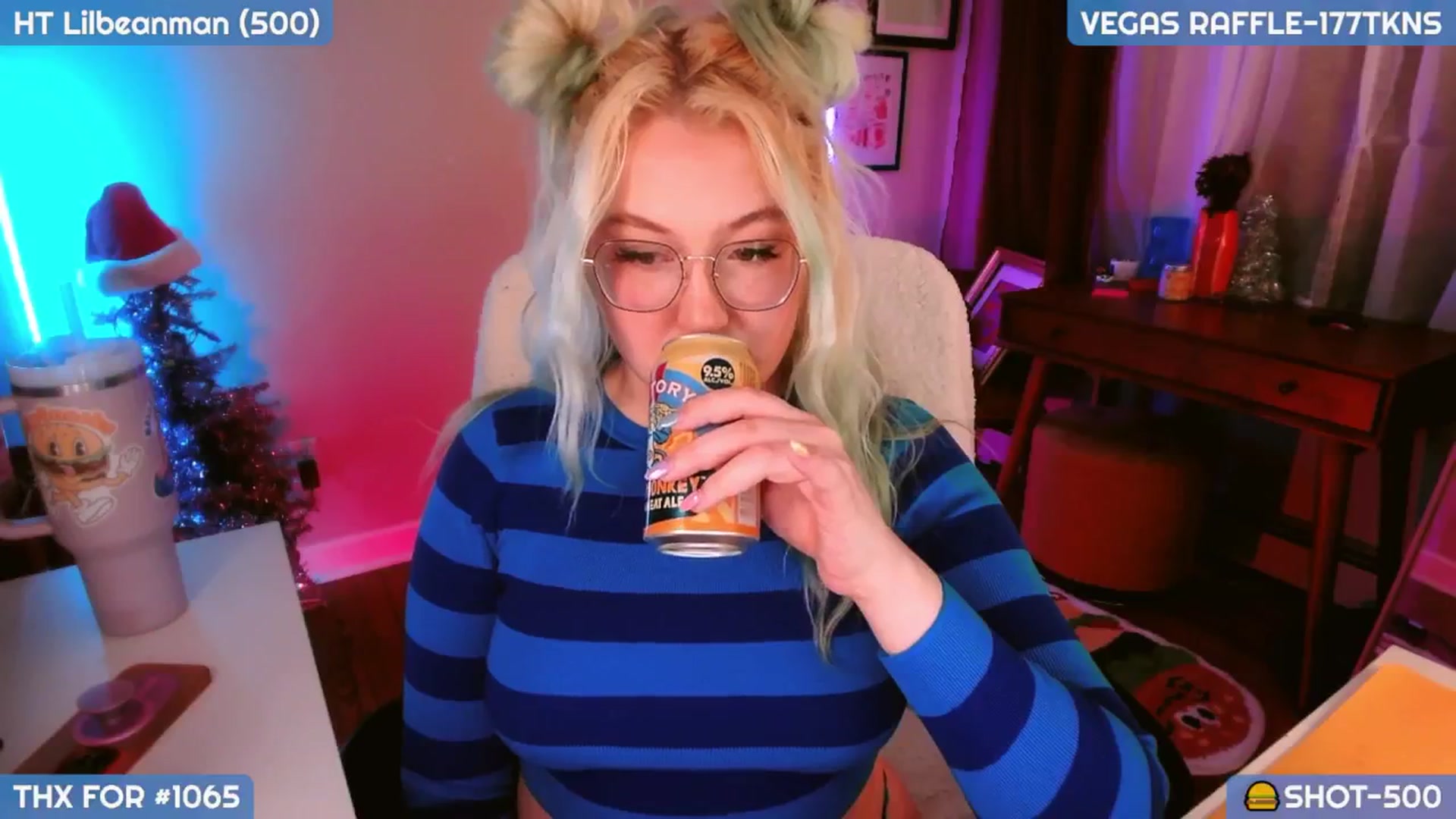 Gallery image thumbnail from MollySnacks's myfreecams stream on, 12/28/2024, 06:02 image 19 of 20