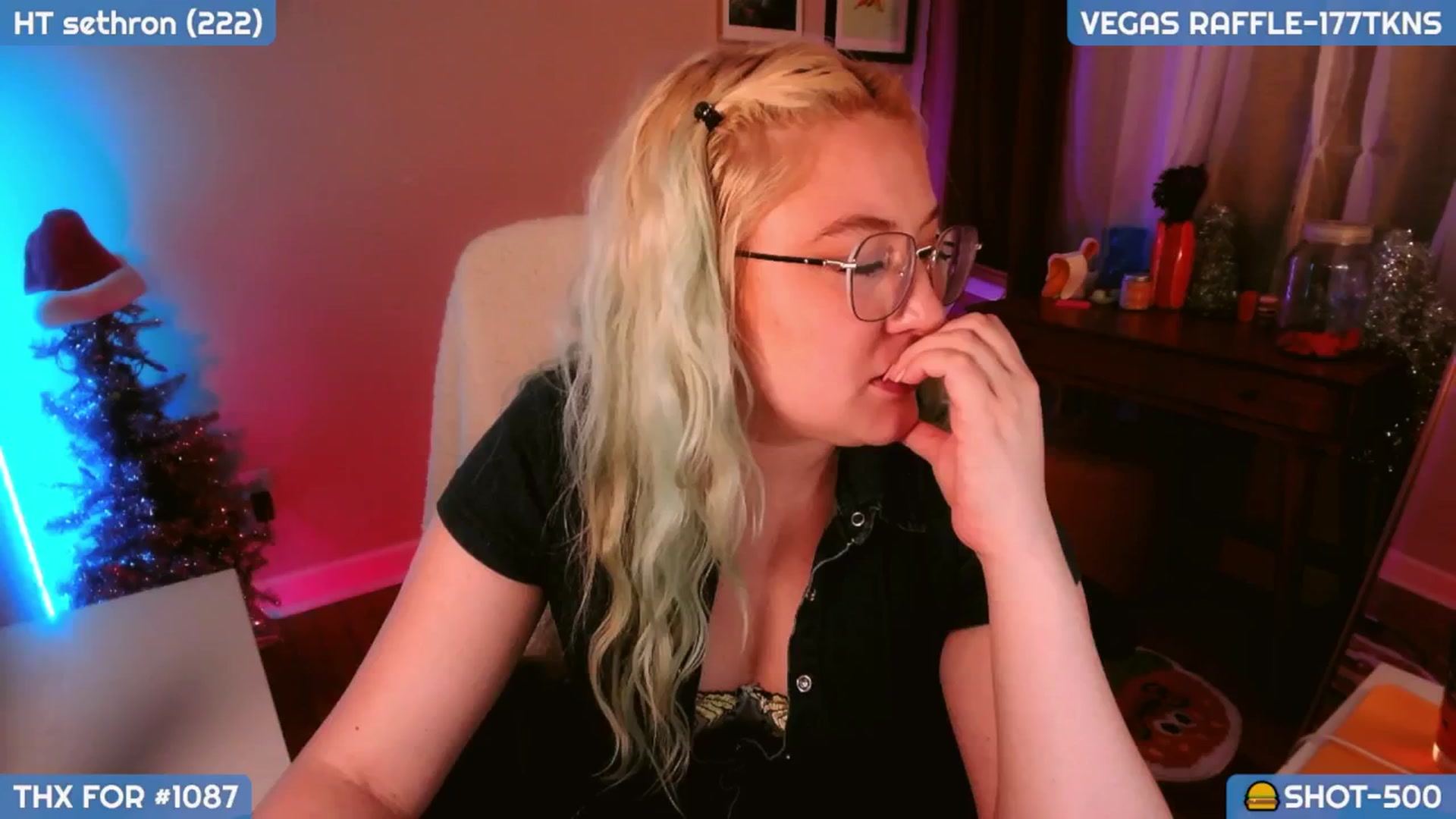 Gallery image thumbnail from MollySnacks's myfreecams stream on, 12/29/2024, 06:50 image 10 of 20