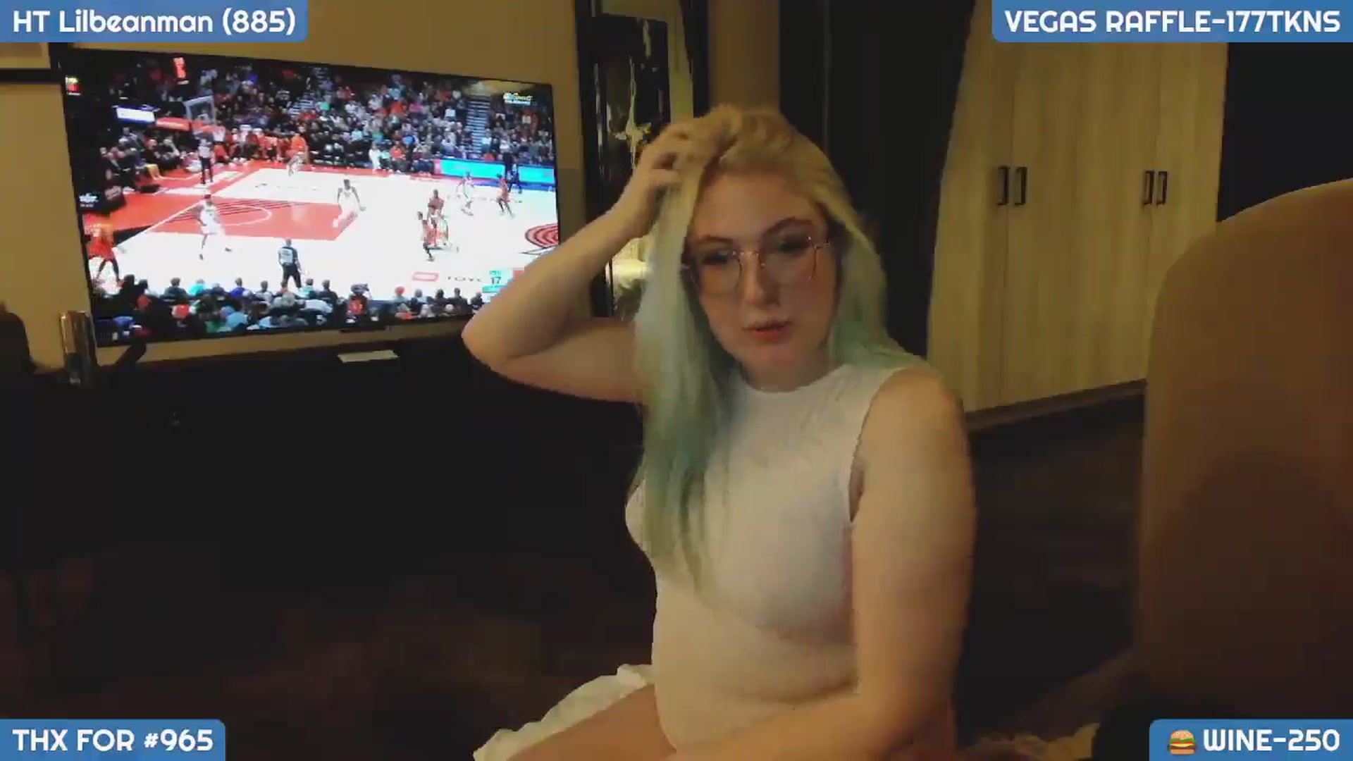 Gallery image thumbnail from MollySnacks's myfreecams stream on, 12/31/2024, 05:35 image 9 of 20