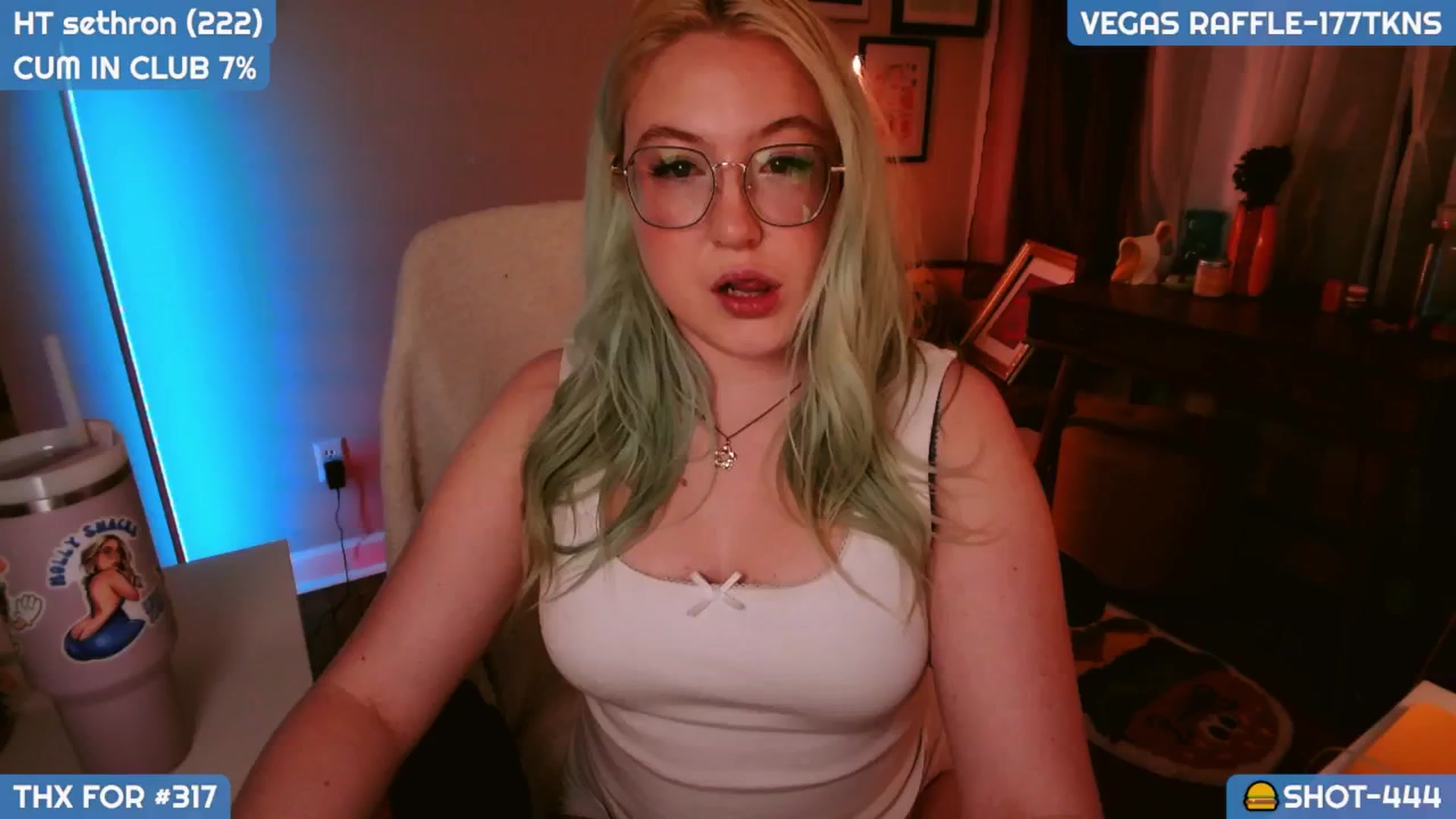 Gallery image thumbnail from MollySnacks's myfreecams stream on, 01/03/2025, 06:37 image 8 of 20