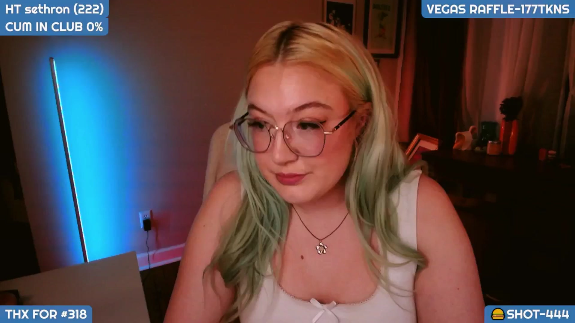 Gallery image thumbnail from MollySnacks's myfreecams stream on, 01/03/2025, 06:37 image 2 of 20