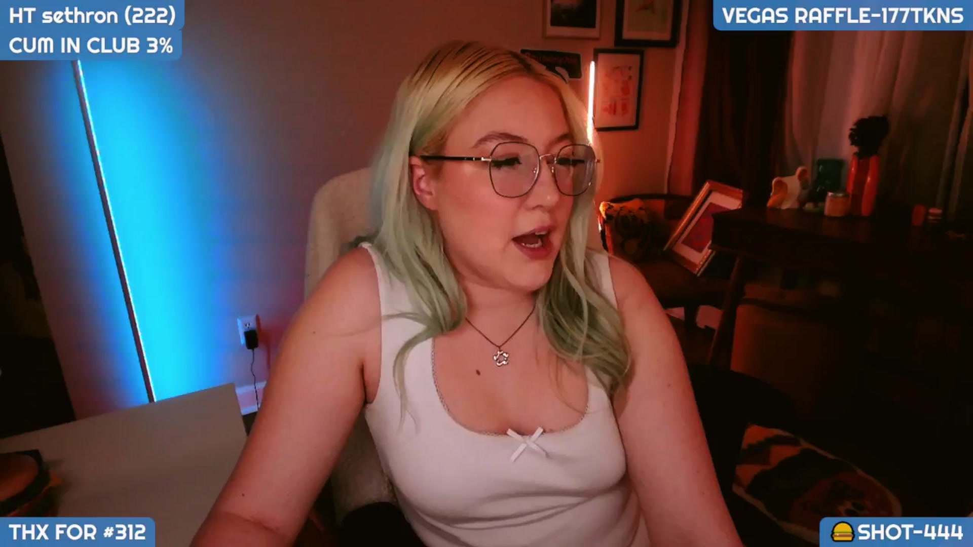 Gallery image thumbnail from MollySnacks's myfreecams stream on, 01/03/2025, 06:37 image 4 of 20