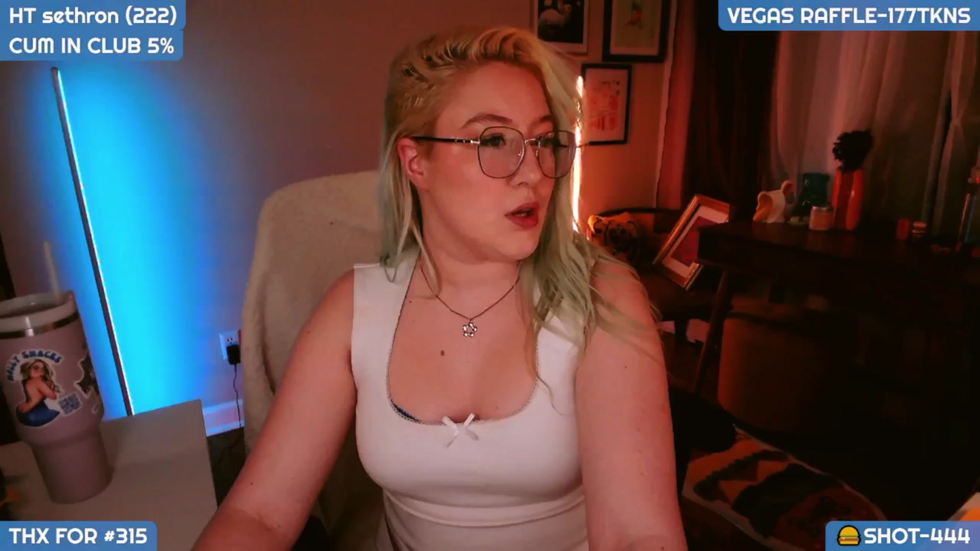 Gallery image thumbnail from MollySnacks's myfreecams stream on, 01/03/2025, 06:37 image 7 of 20