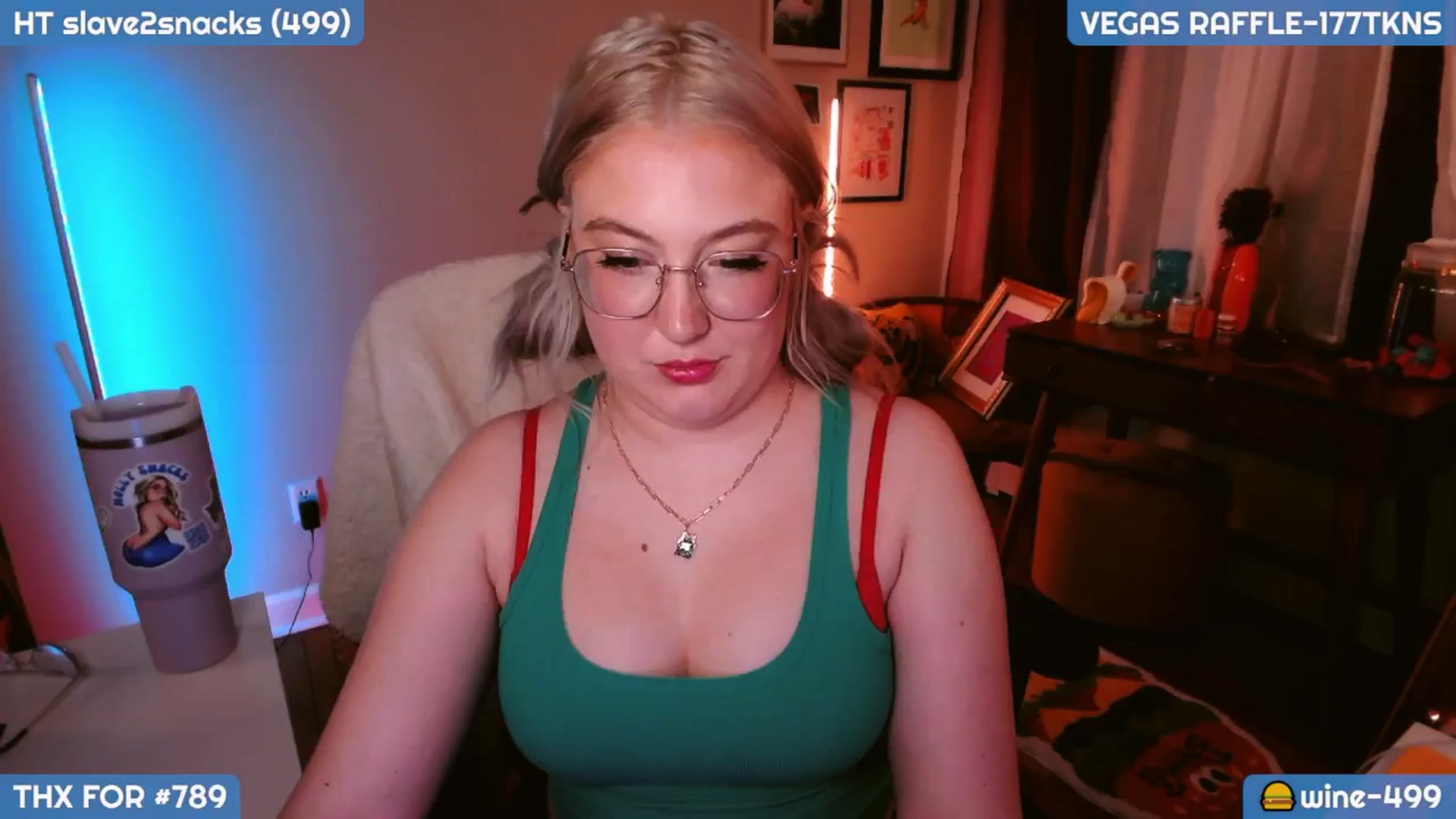 Gallery image thumbnail from MollySnacks's myfreecams stream on, 01/11/2025, 07:11 image 5 of 20