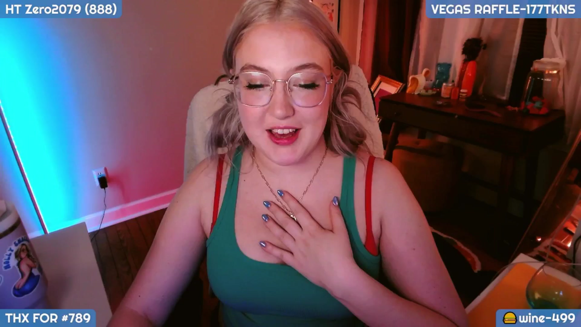 Gallery image thumbnail from MollySnacks's myfreecams stream on, 01/11/2025, 07:11 image 12 of 20