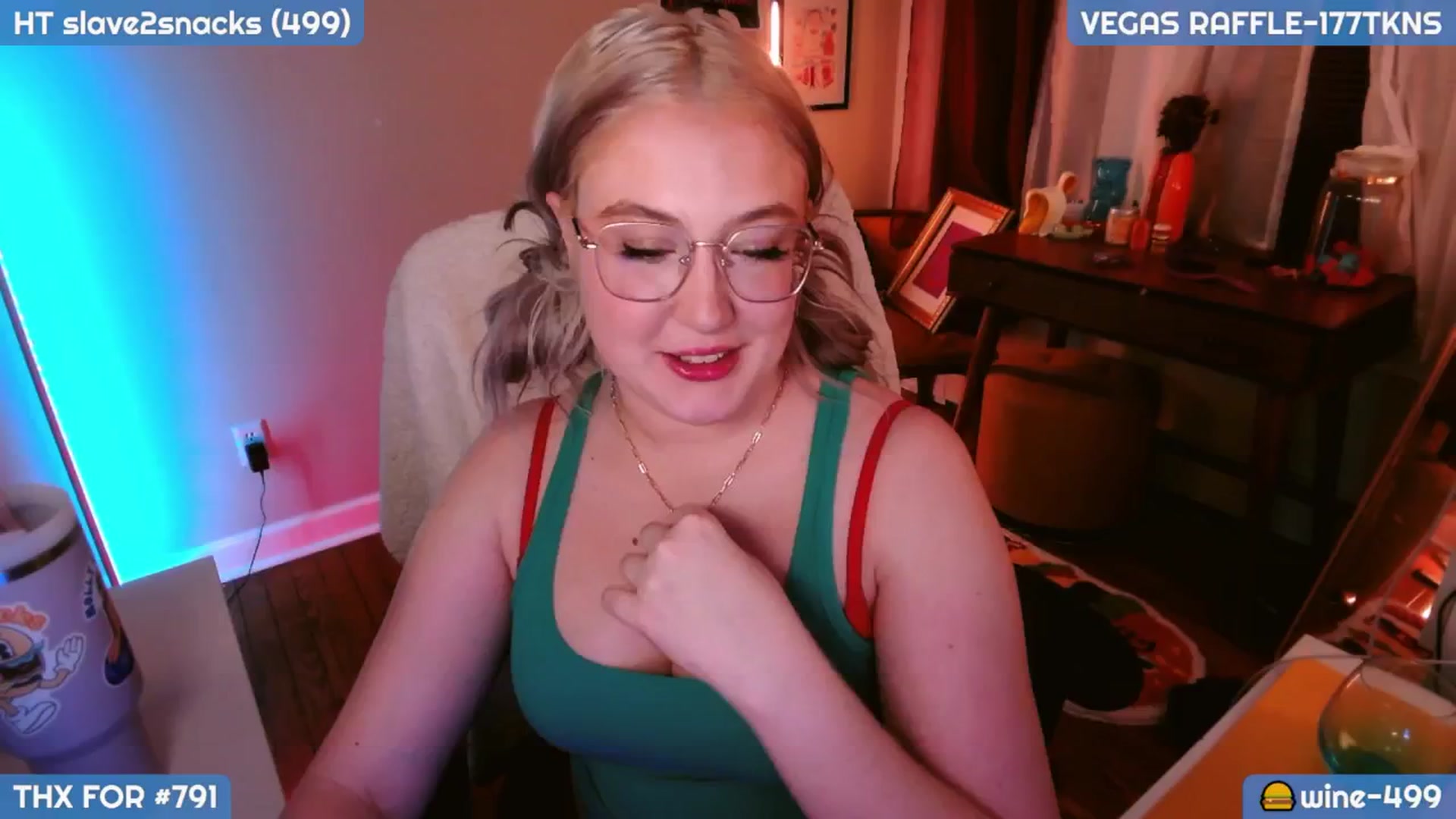 Gallery image thumbnail from MollySnacks's myfreecams stream on, 01/11/2025, 07:11 image 11 of 20